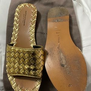 COPY - Bottega Veneta Slides